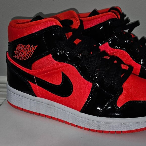 Nike JORDAN Shoes - Nike Women's 7.5 JORDAN 1 Bright Crimson